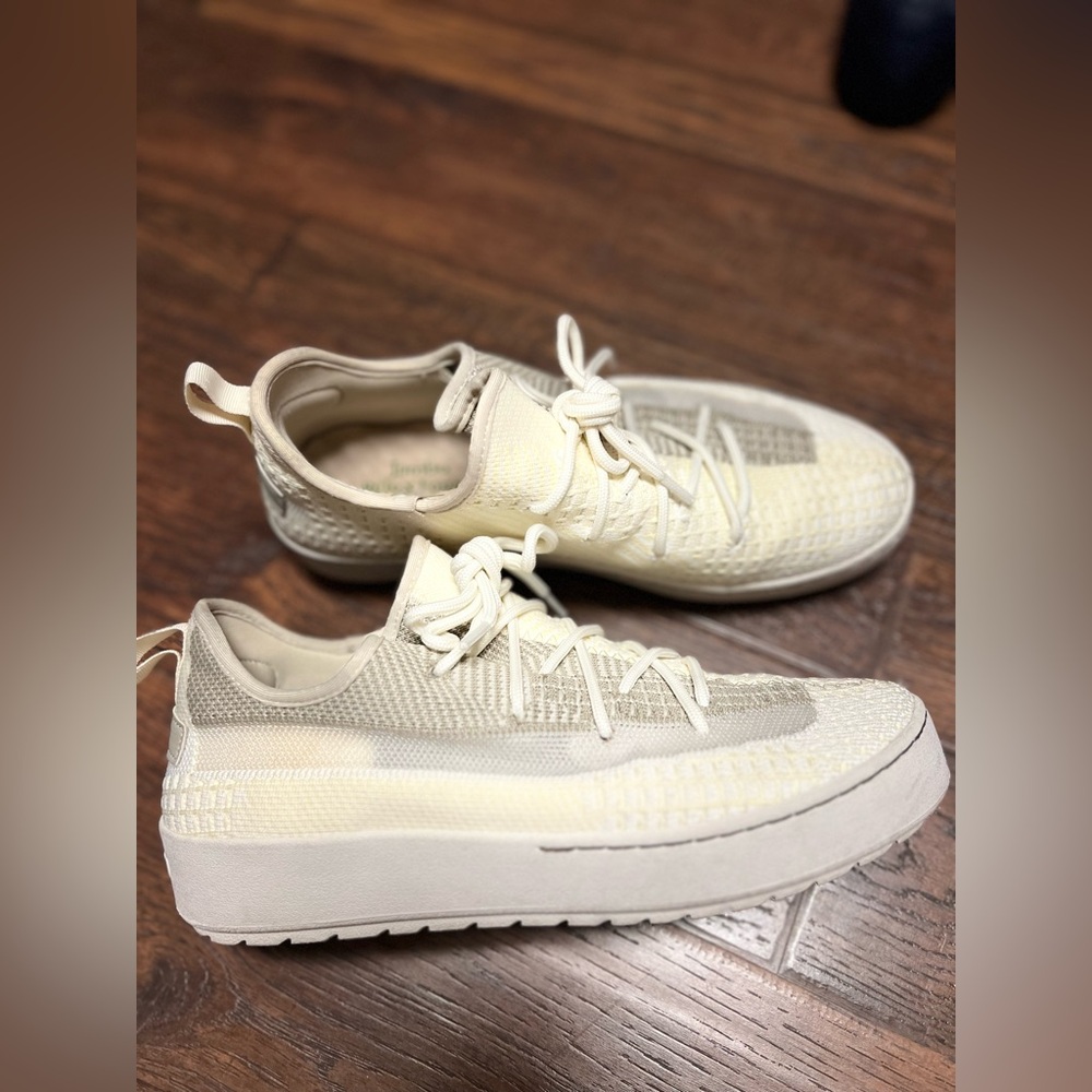 Women shoes size 8.5